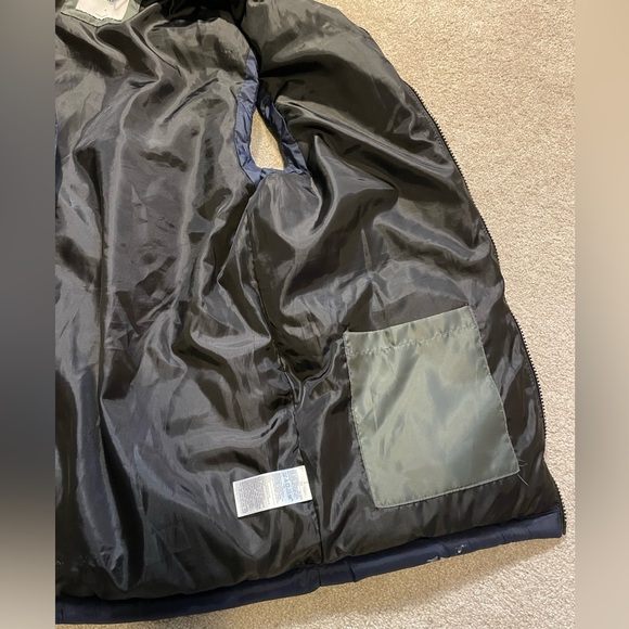 Old Navy Men’s Puffer Vest Sz S - Picture 6 of 6